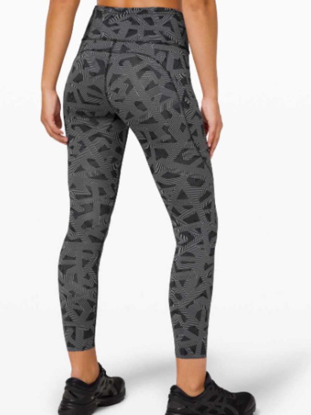 Lululemon Fast and Free 25" Size 6 Textured Labyrinth Black Light Cast Colour